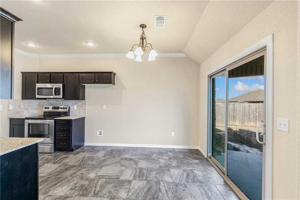 4602 W Croft Dr - Photo 5 of 15