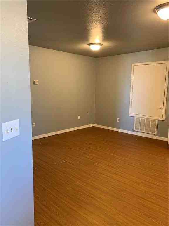 700 Virginia St #202 - Photo 6 of 11