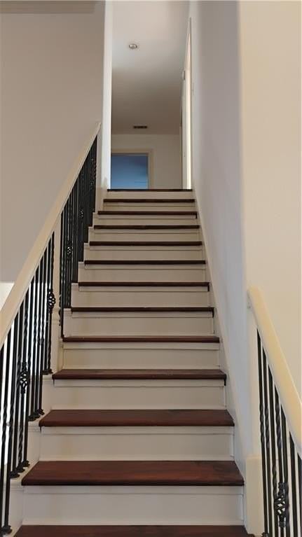 3909 Ne Kensington Ave - Photo 5 of 50