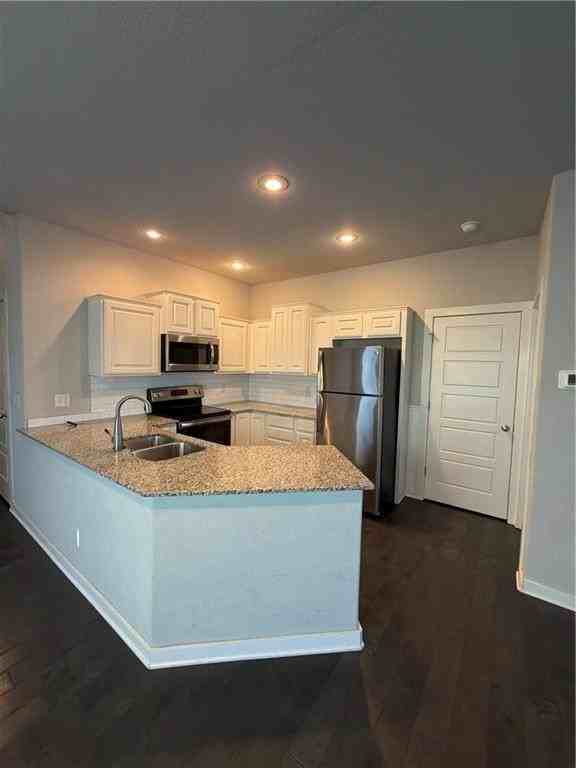 1672 N Izard Ln - Photo 2 of 8