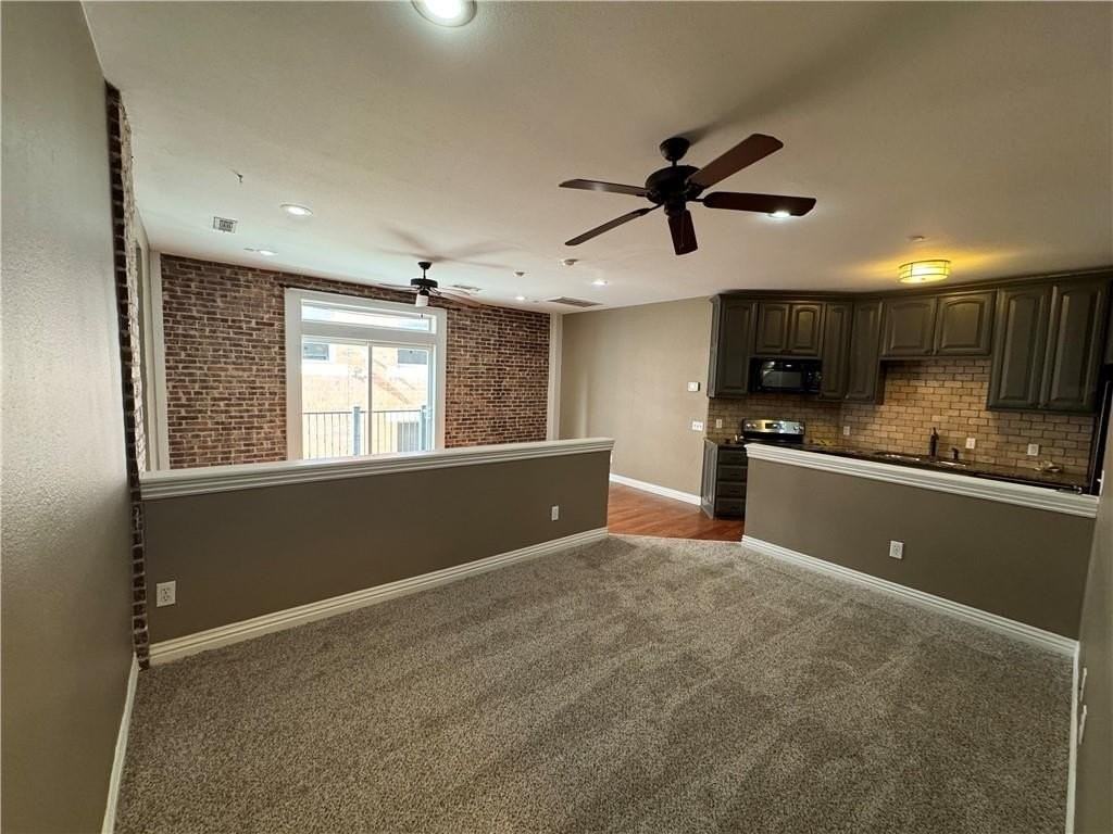 21 E Center St - Photo 6 of 12