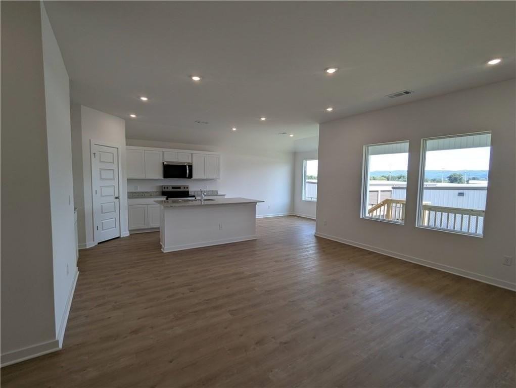 1040 Rentley St - Photo 7 of 22