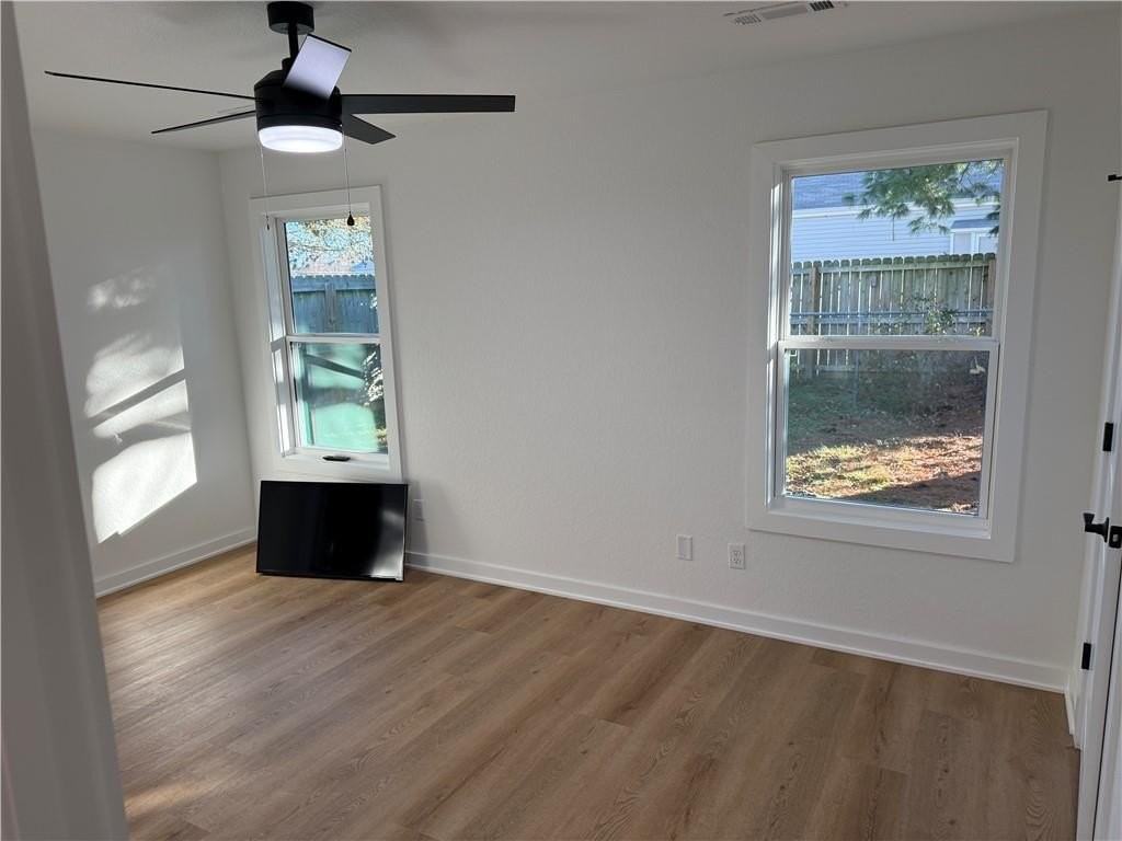 226 Nw J St - Photo 6 of 7