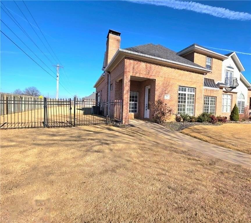 7180 Sundrops Ct - Photo 2 of 7