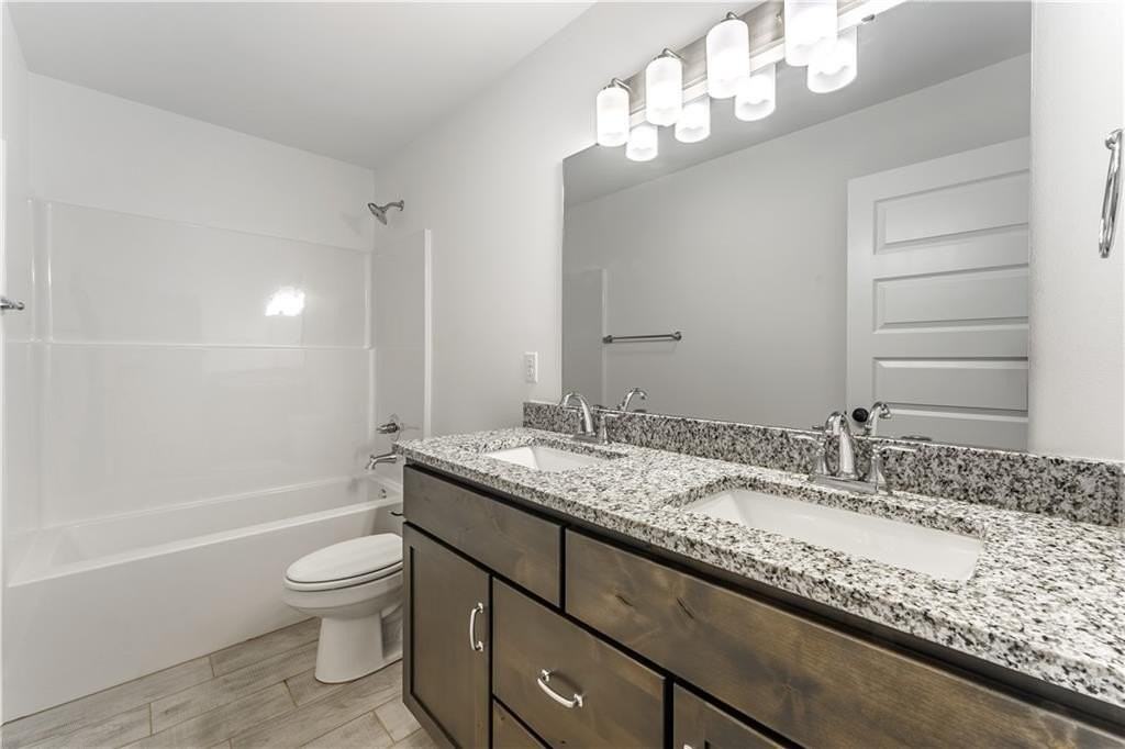 800 Lewis St - Photo 4 of 21