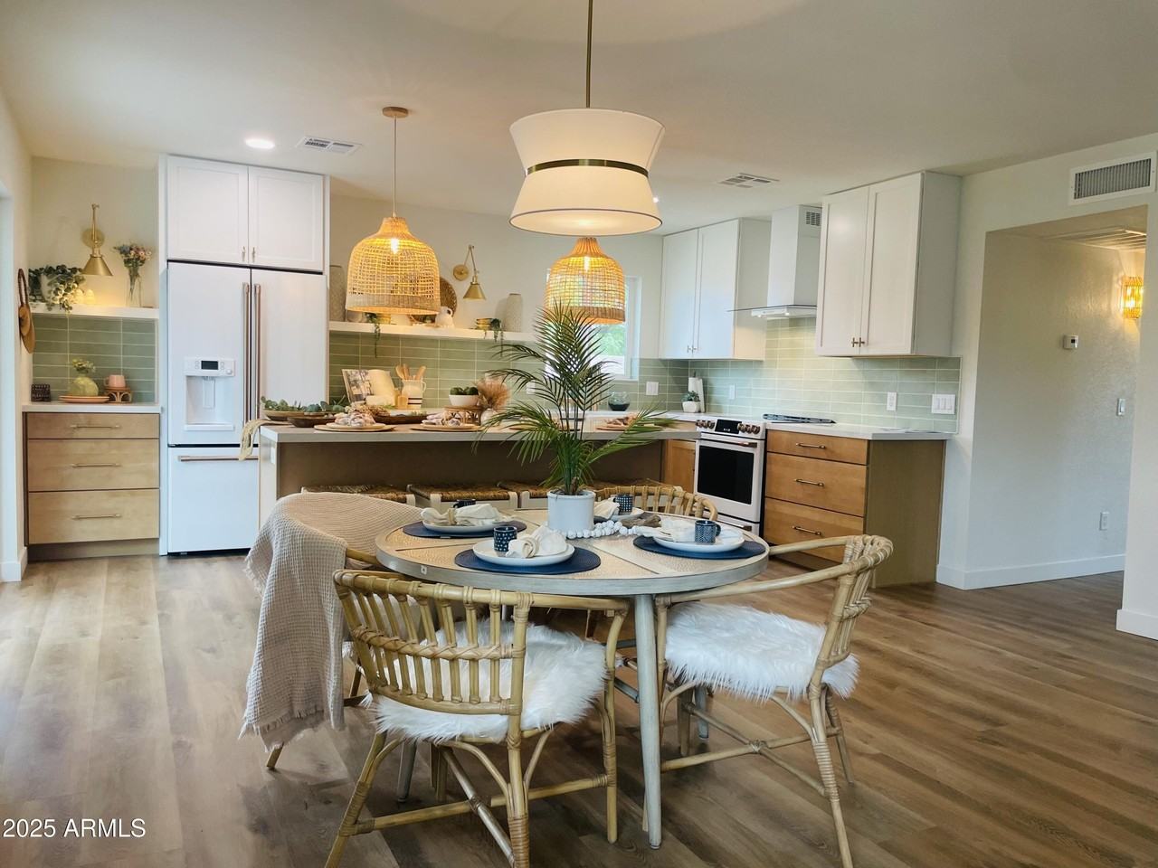 626 E Palomino Dr - Photo 2 of 24