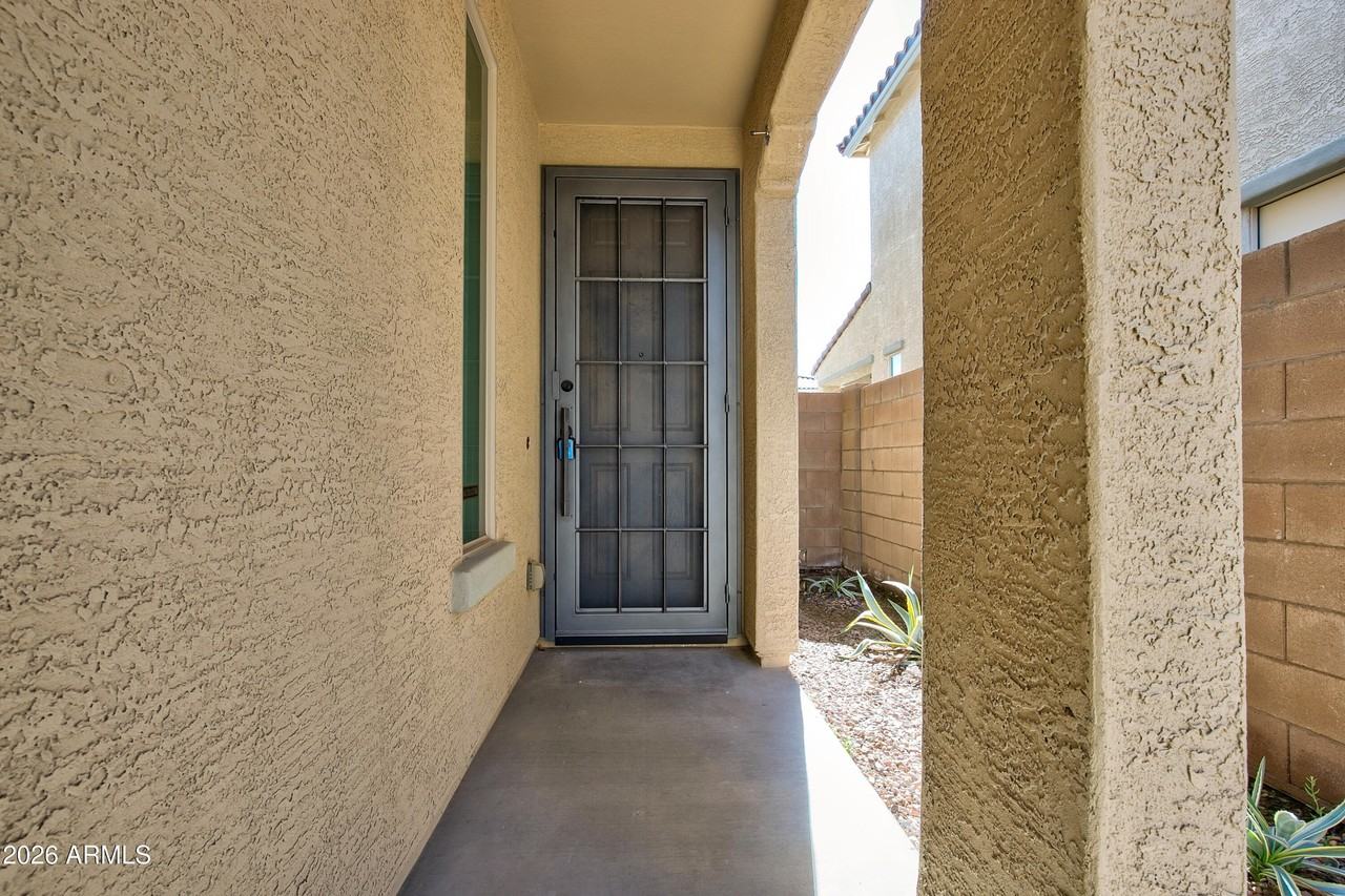 17435 W Georgia Dr - Photo 7 of 43