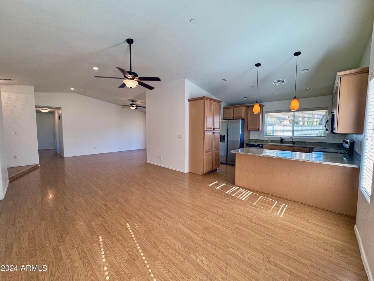 10510 E Clinton St - Photo 4 of 16