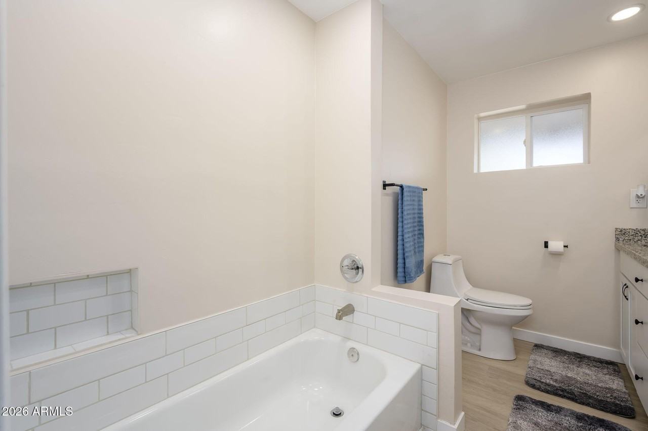 903 W Missouri Ave - Photo 6 of 35