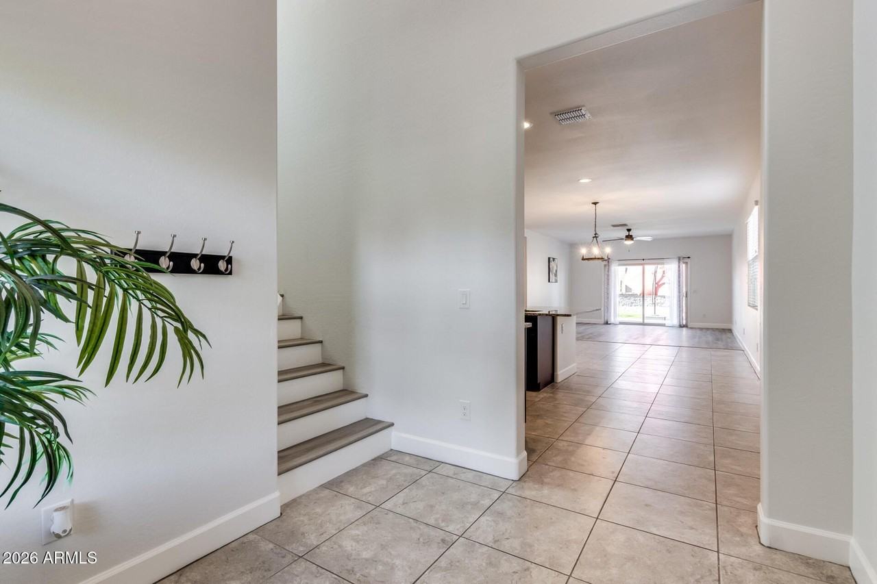 4750 E Chromium Rd - Photo 2 of 50