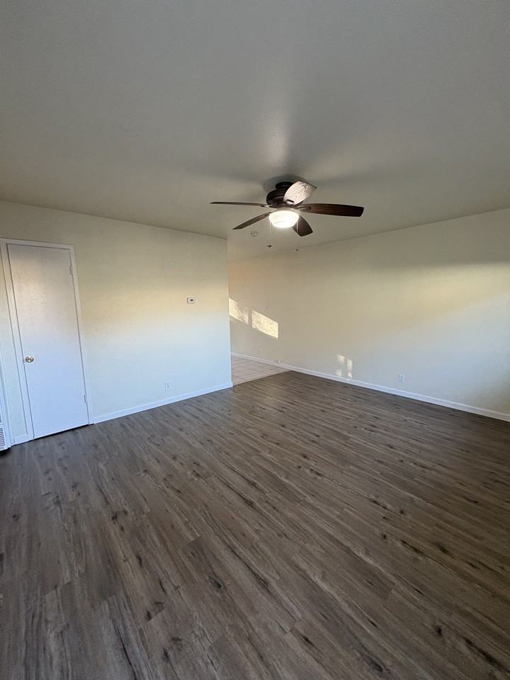 9 10th St #1 - Photo 2 of 13