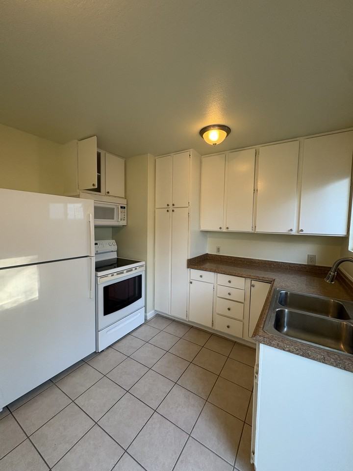 9 10th St #1 - Photo 5 of 13