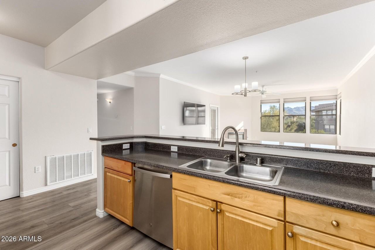 19777 N 76th St Apt 3280 #3280 - Photo 4 of 39