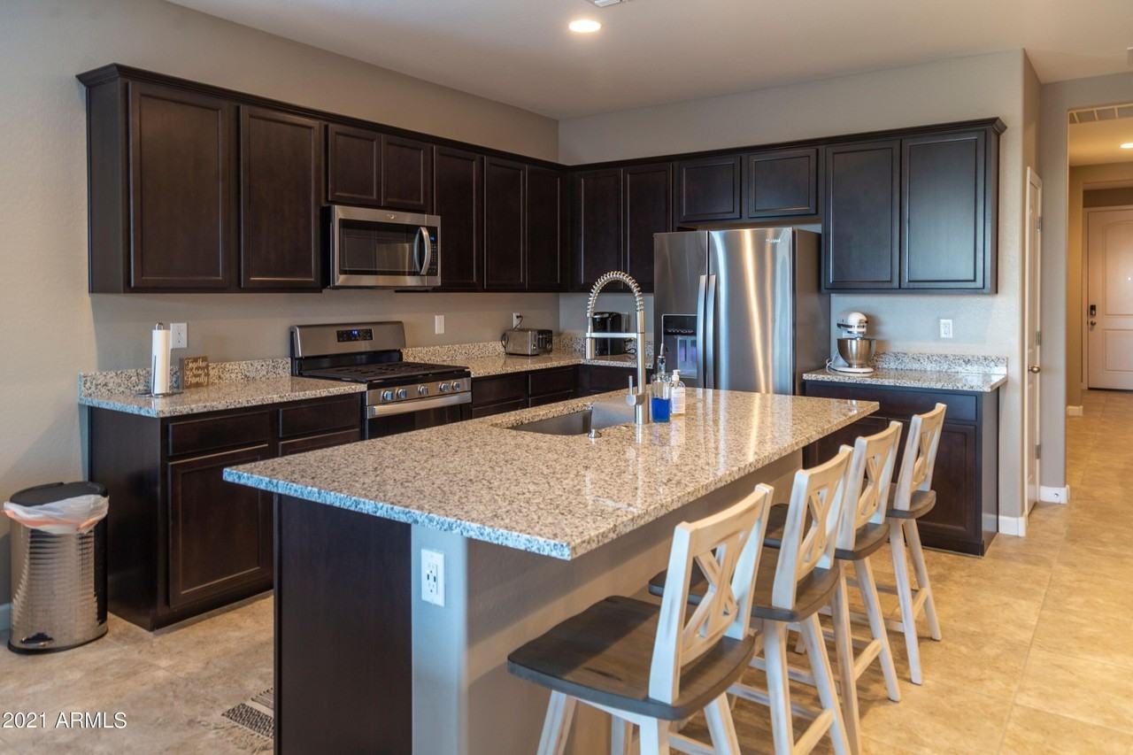 8555 W Georgetown Way - Photo 4 of 11