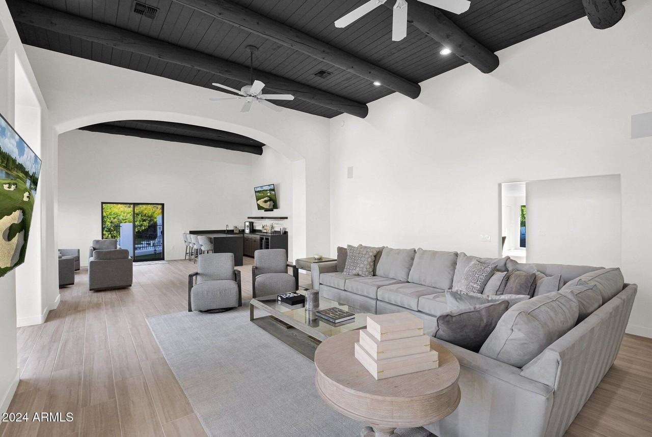 6834 E Belmont Cir - Photo 6 of 50