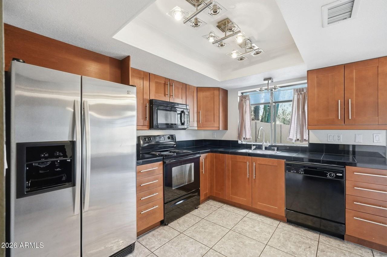 1736 N Sierra Vista Dr - Photo 3 of 19