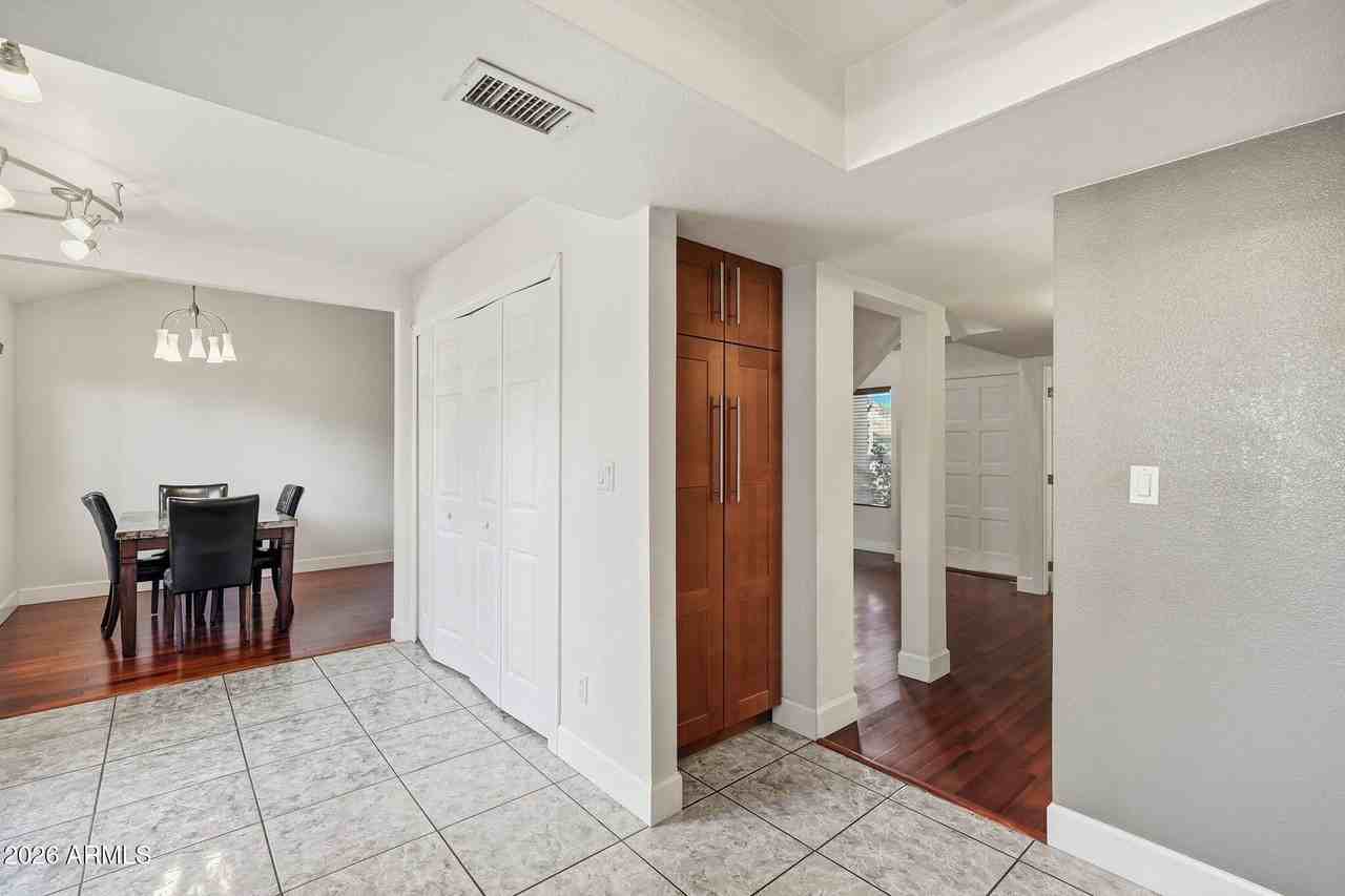 1736 N Sierra Vista Dr - Photo 6 of 19