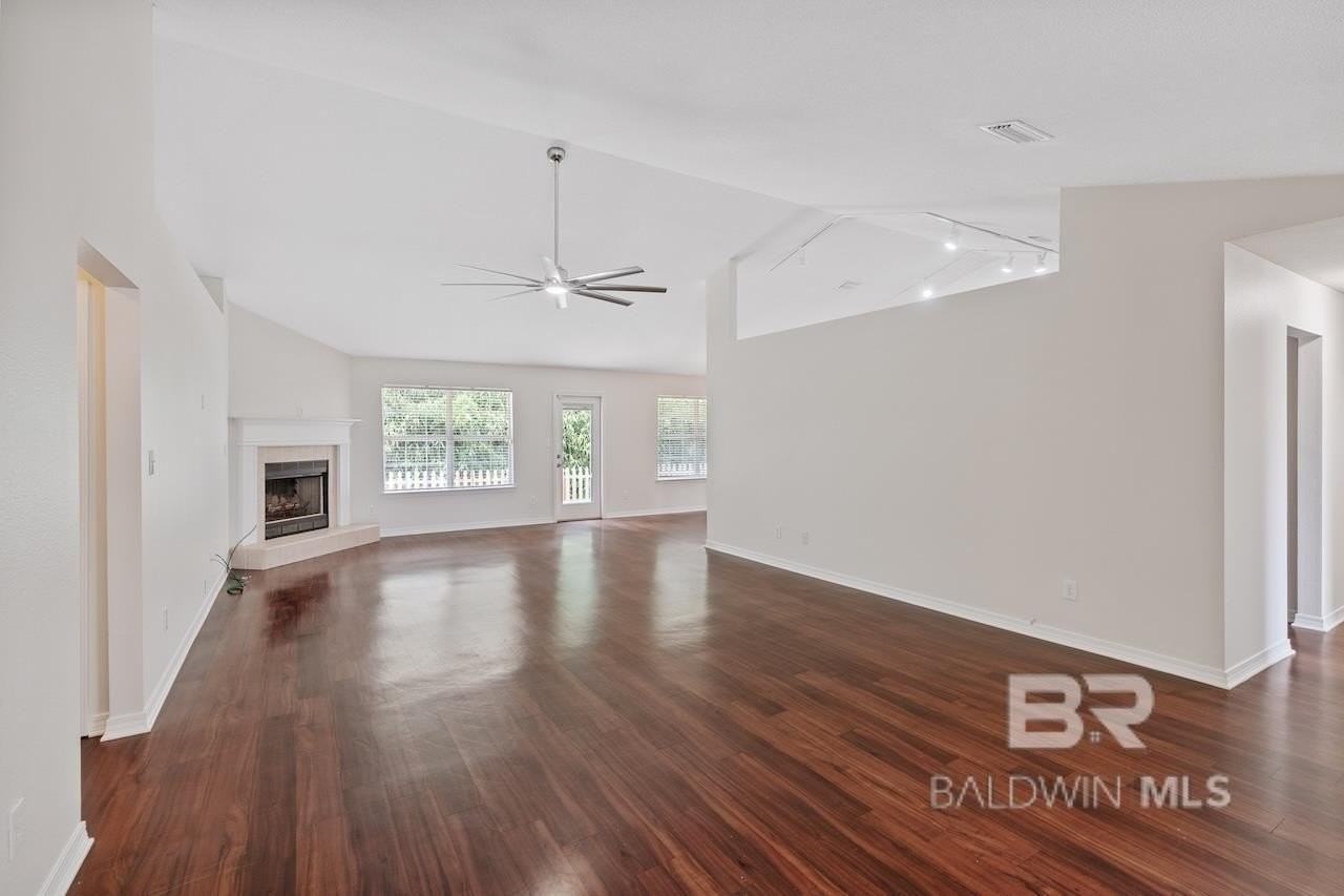 157 Pemberton Loop - Photo 6 of 36