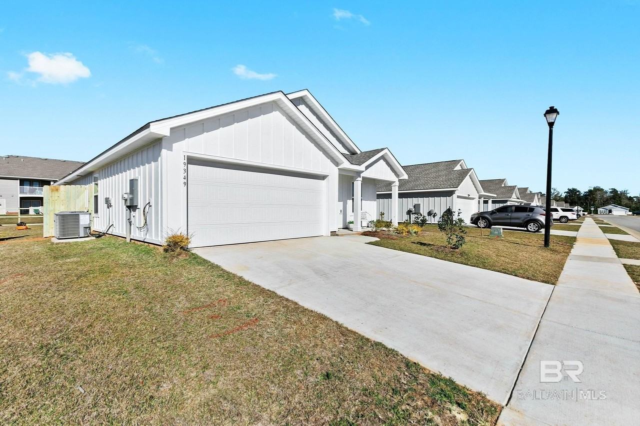 19349 Gray Horse Dr - Photo 3 of 29