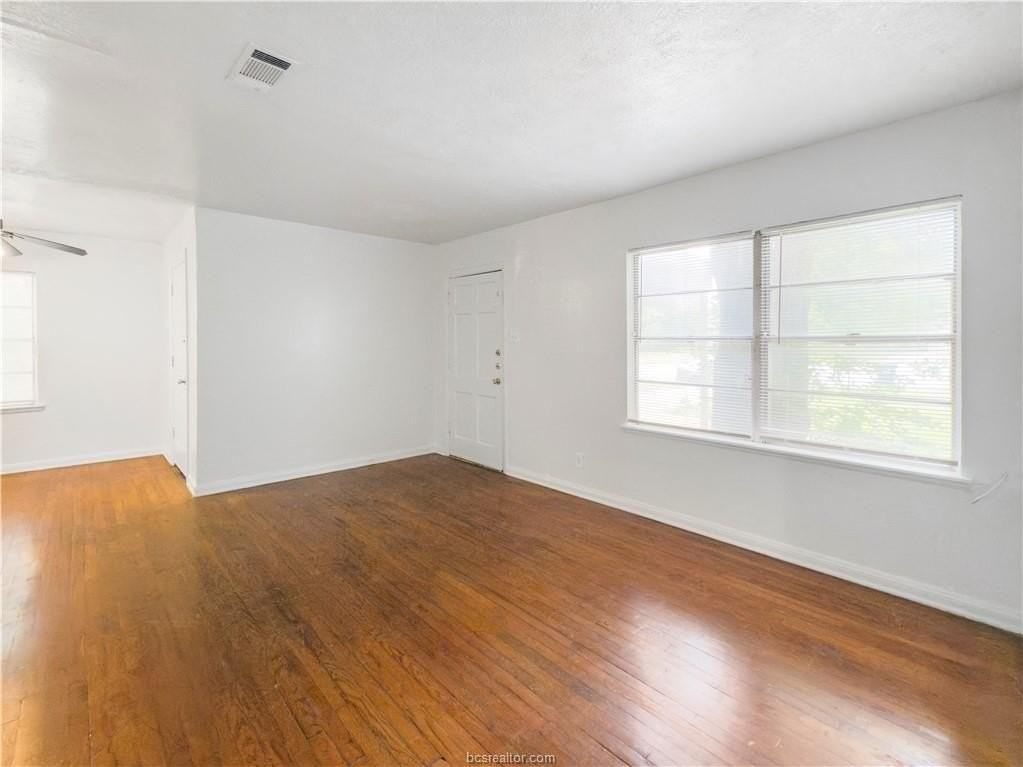 703 Cherry St - Photo 2 of 17