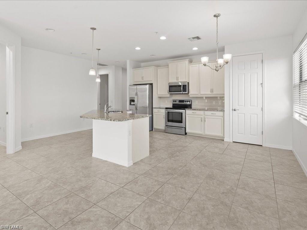 26141 Palace Ln Unit 201 #201 - Photo 5 of 11