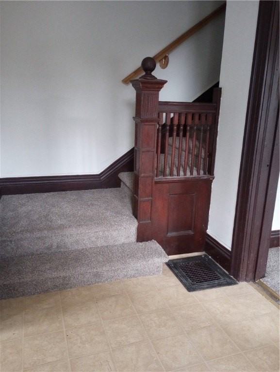 362 W Gray St - Photo 6 of 46