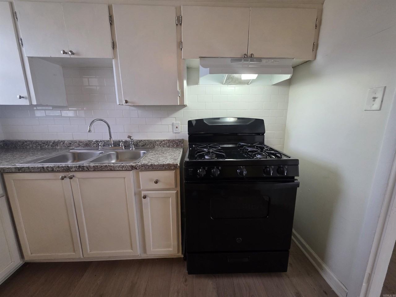 717 Annelle St - Photo 4 of 10