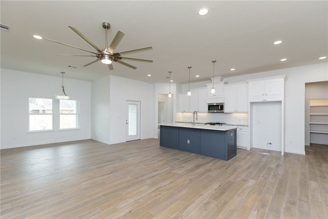 2545 Lorine Dr - Photo 7 of 36