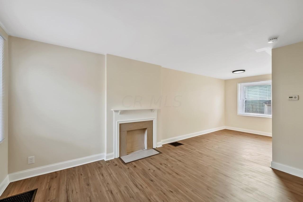 109 E Arcadia Ave - Photo 3 of 23