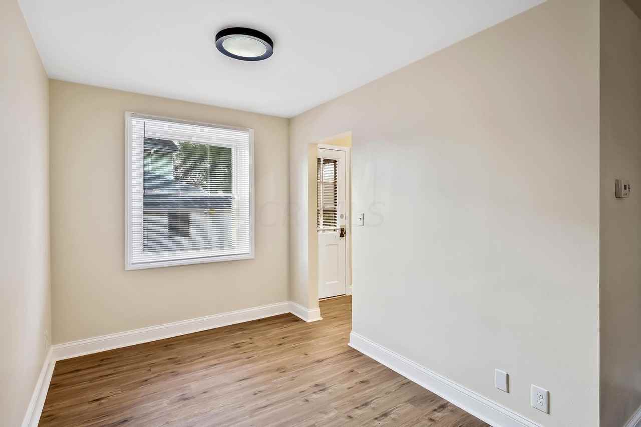 109 E Arcadia Ave - Photo 6 of 23