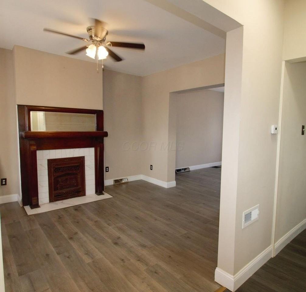 1170 Walters St - Photo 4 of 14