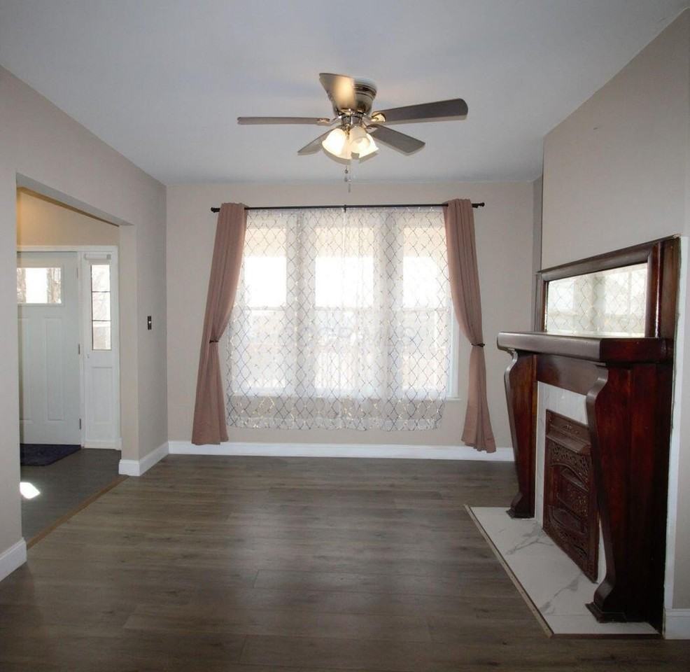 1170 Walters St - Photo 5 of 14