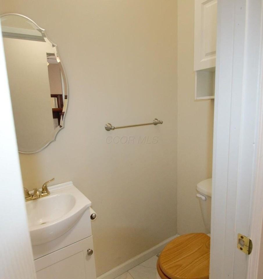 1170 Walters St - Photo 7 of 14