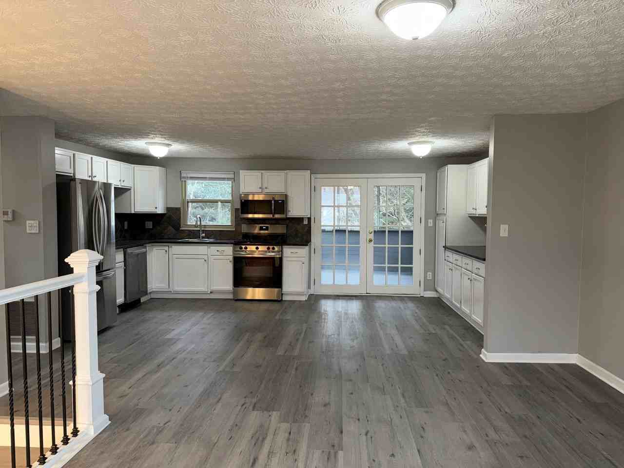 1177 Hilton Dr - Photo 3 of 27