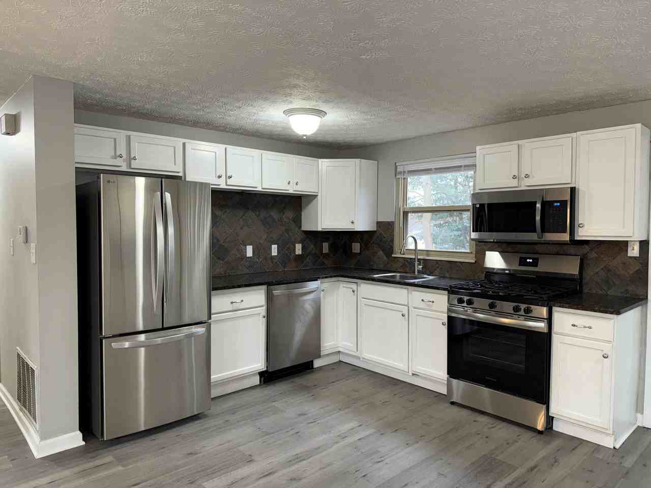 1177 Hilton Dr - Photo 5 of 27