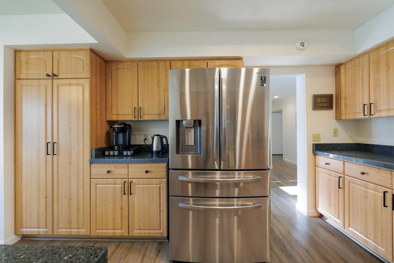 156 Falls Ct - Photo 4 of 34