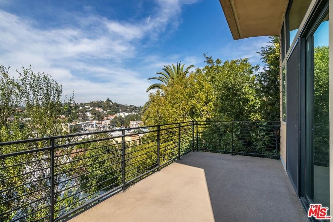 1912 W Liberty Ct - Photo 5 of 36