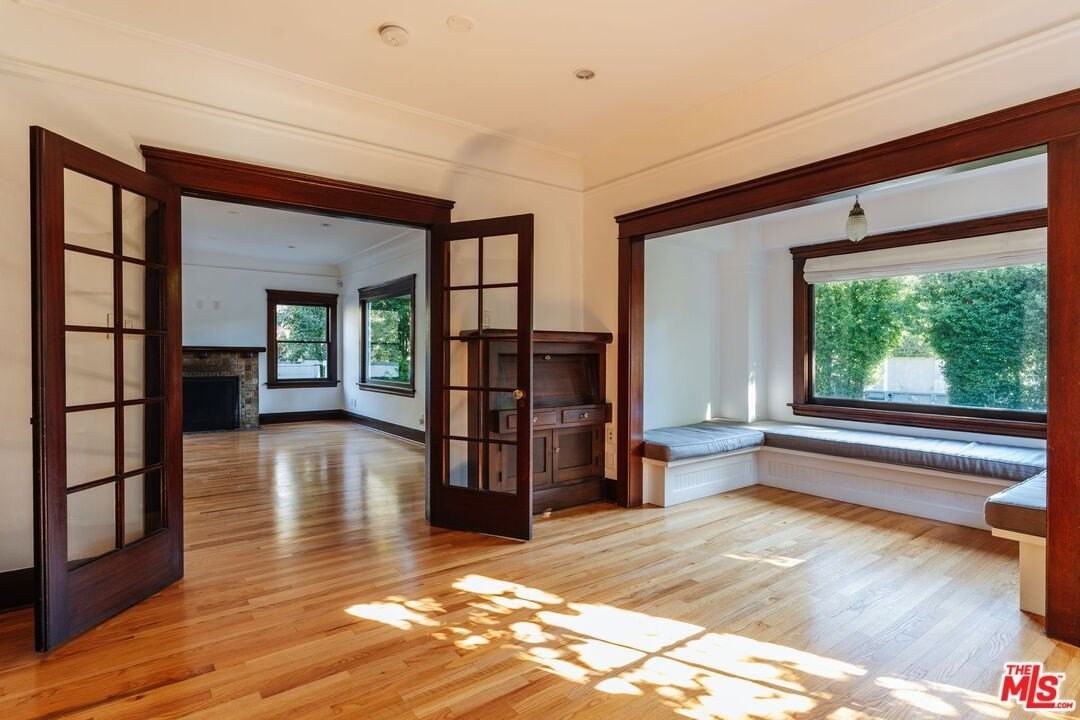 2027 Canyon Dr - Photo 6 of 43