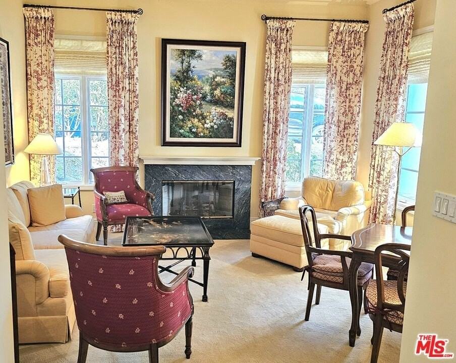 43 Hillcrest Mdws - Photo 2 of 18