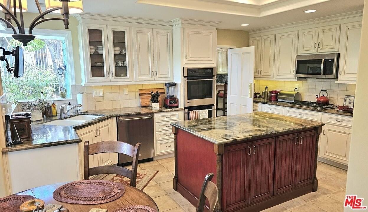 43 Hillcrest Mdws - Photo 5 of 18