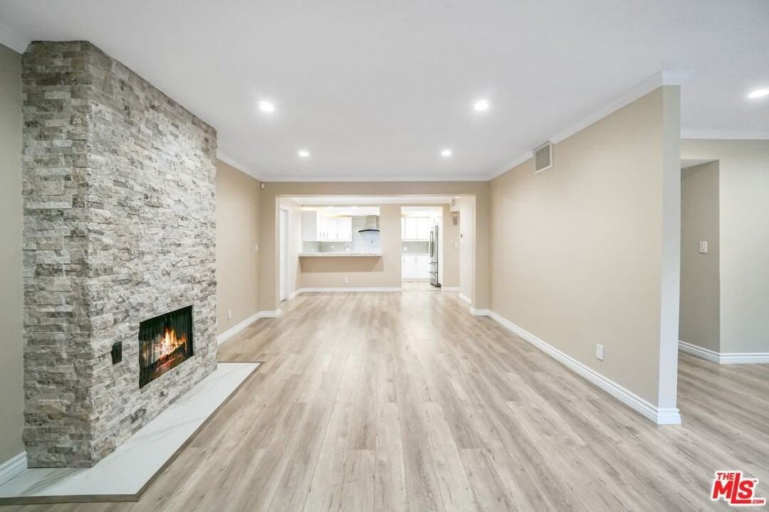 15233 Magnolia Blvd Unit 102 #102 - Photo 3 of 30