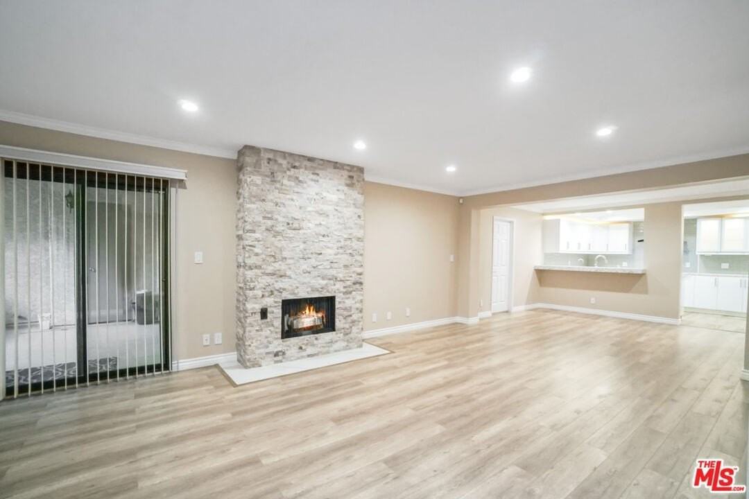 15233 Magnolia Blvd Unit 102 #102 - Photo 5 of 30