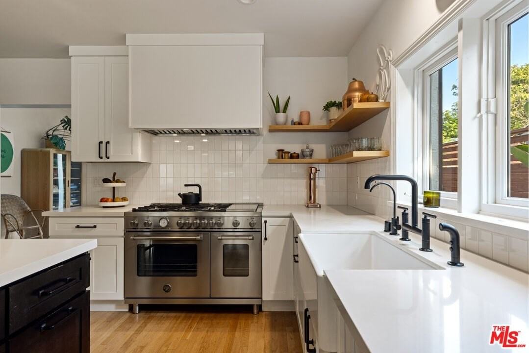 3579 Ocean View Ave - Photo 7 of 50