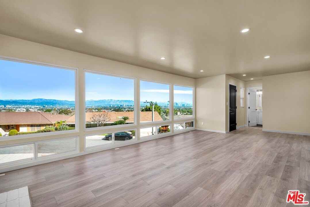 5324 Weatherford Dr - Photo 4 of 39