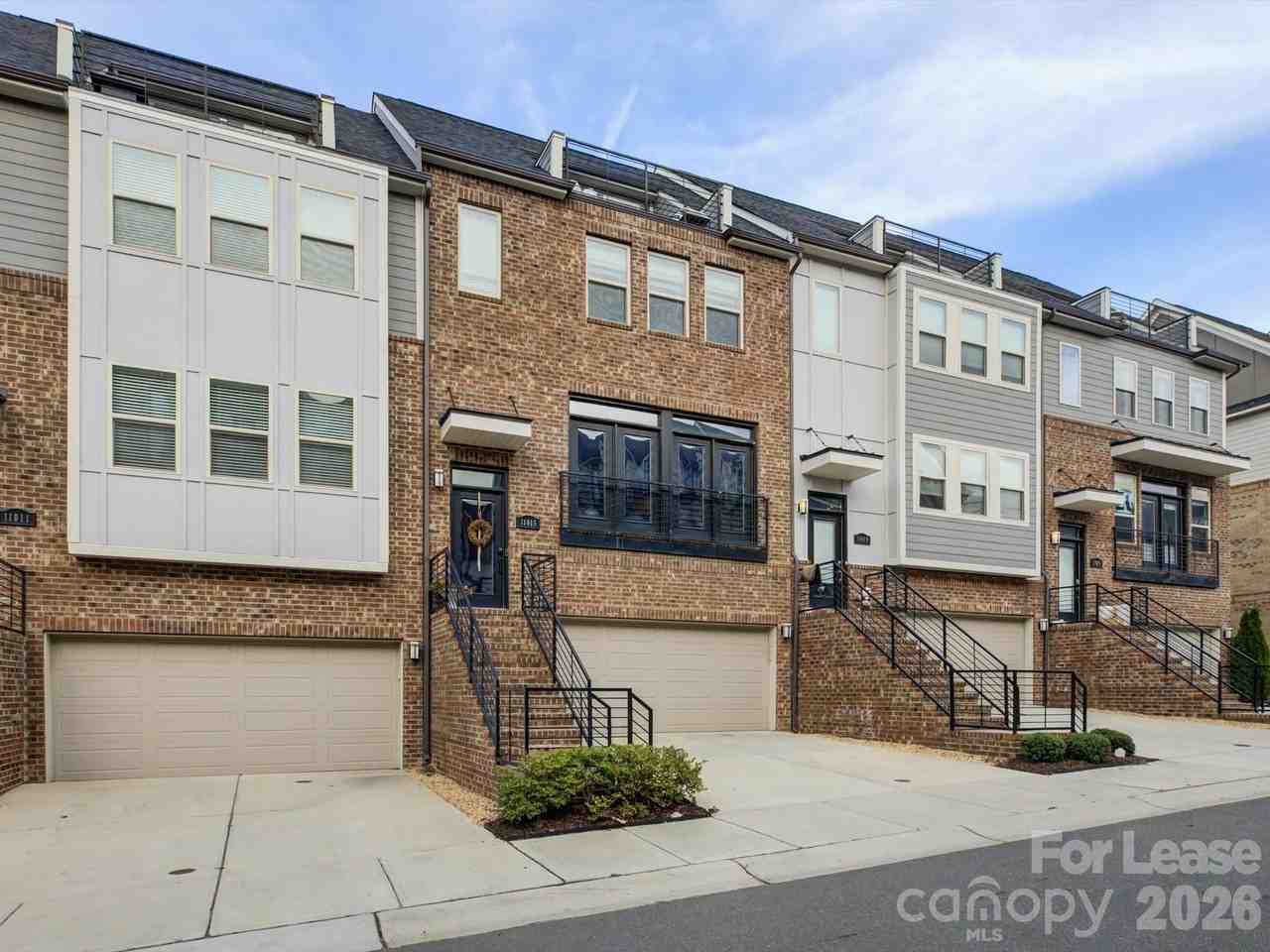 11015 Stetler St - Photo 2 of 48