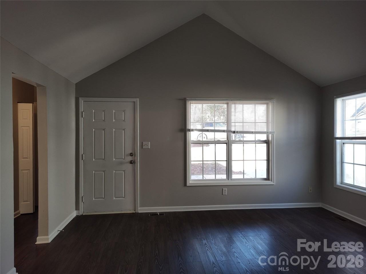 2831 Mayfair Ave - Photo 7 of 21