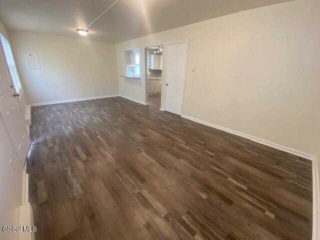 70 Osborne St - Photo 2 of 14