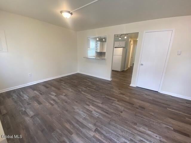 70 Osborne St - Photo 3 of 14