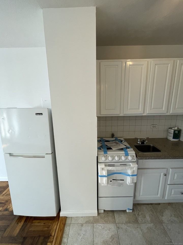 87 Glenbrook Rd #3C - Photo 6 of 16