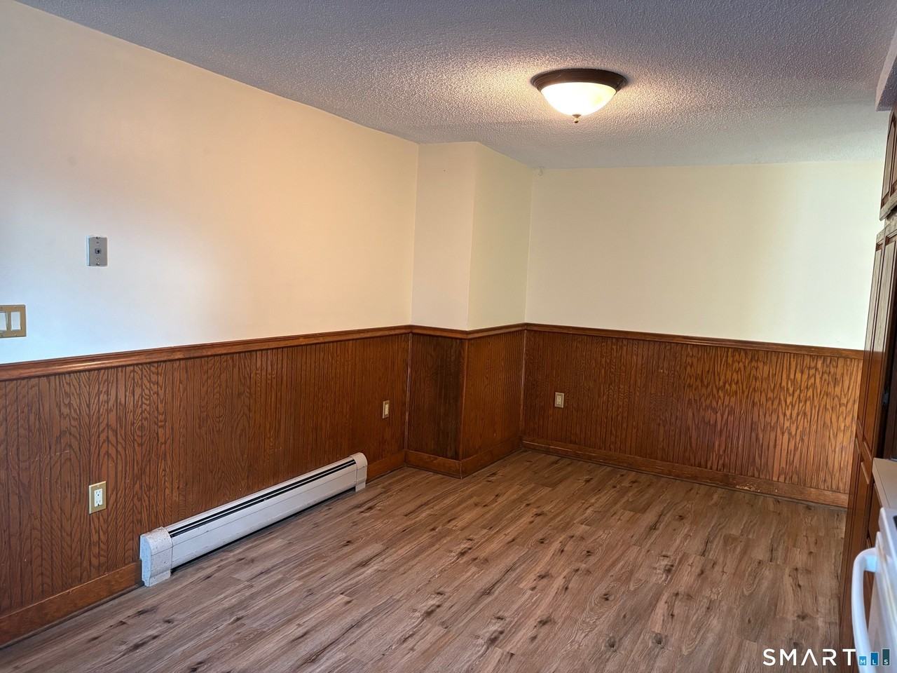 693 Broad St - Photo 5 of 19